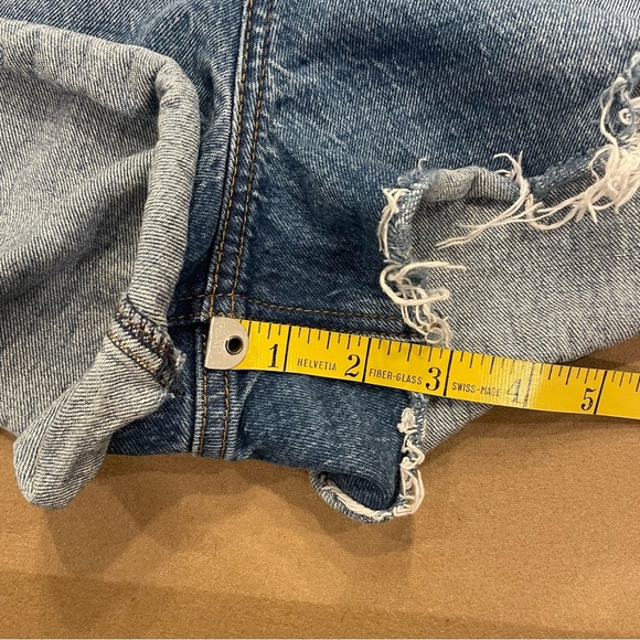 Abercrombie & Fitch Curve Love The Mom Short High Rise Distressed Size 34/18 - Picture 11 of 11